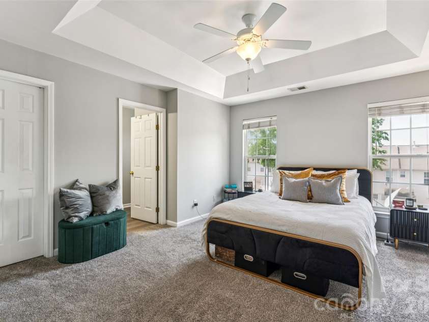 7125 Flying Scotsman Drive, Charlotte, NC 28213.  MLS# CAR4345317, YatesRealty ID 23139. 