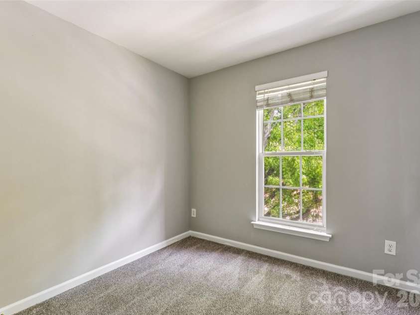 7125 Flying Scotsman Drive, Charlotte, NC 28213.  MLS# CAR4345317, YatesRealty ID 23139. 