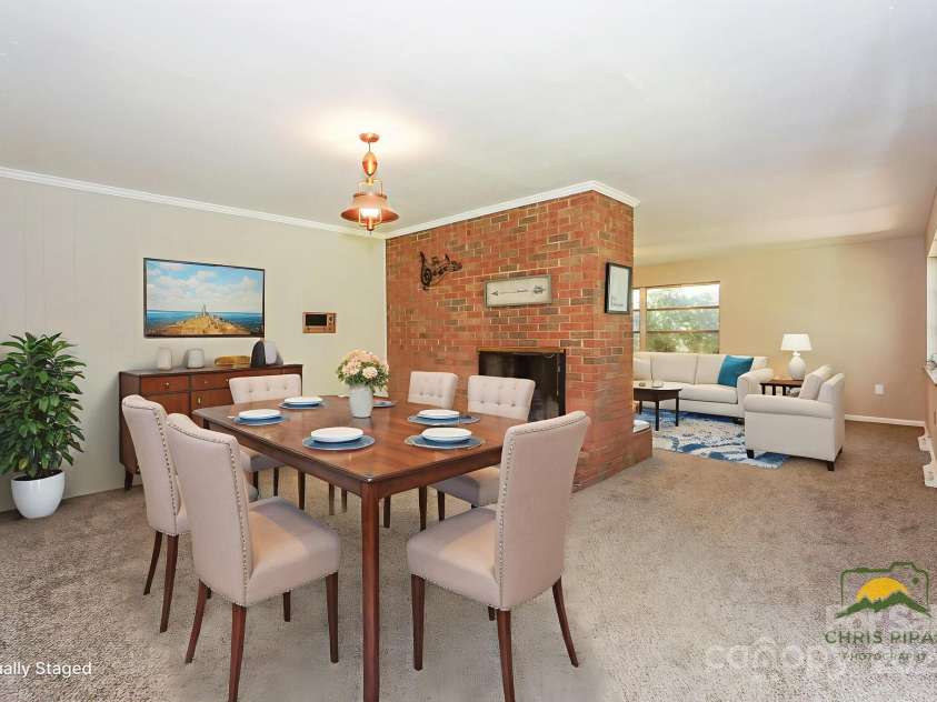 165 Fieldstone Farm Drive, Statesville, NC 28625.  MLS# CAR4272588, YatesRealty ID 23140. 