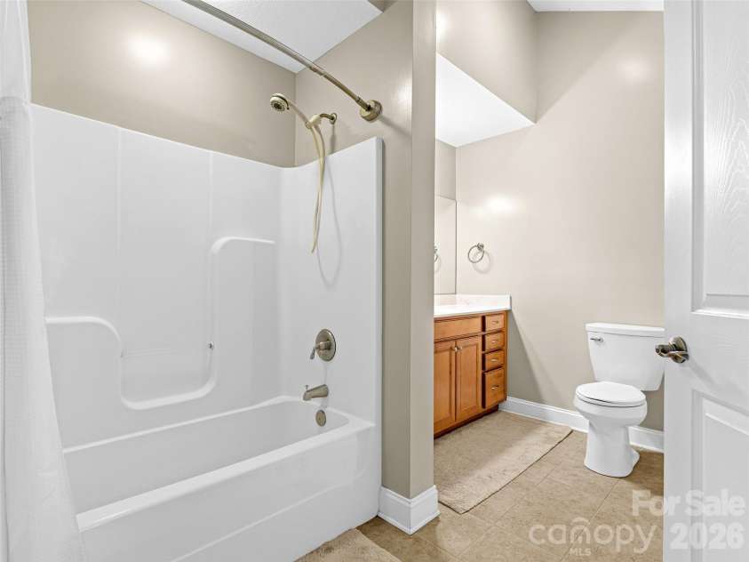 60 Mountain Meadow Circle, Weaverville, NC 28787.  MLS# CAR4382244, YatesRealty ID 23140. 2nd bathroom