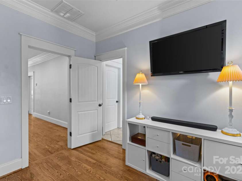 2617 Bay Street, Charlotte, NC 28205.  MLS# CAR4253952, YatesRealty ID 23141. 