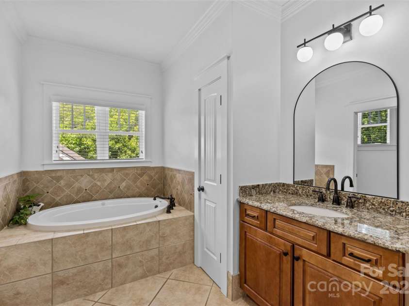 2617 Bay Street, Charlotte, NC 28205.  MLS# CAR4253952, YatesRealty ID 23141. 