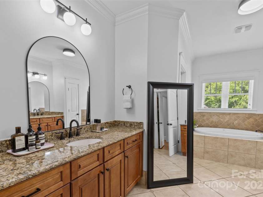 2617 Bay Street, Charlotte, NC 28205.  MLS# CAR4253952, YatesRealty ID 23141. 