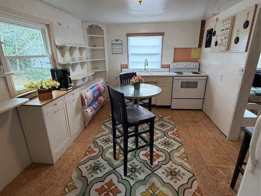 658 Upper Hanging Rock Road, Spruce Pine, NC 28777.  MLS# CAR4362146, YatesRealty ID 23142. Guest House