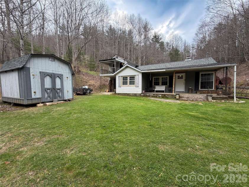 658 Upper Hanging Rock Road, Spruce Pine, NC 28777.  MLS# CAR4362146, YatesRealty ID 23142. Main House