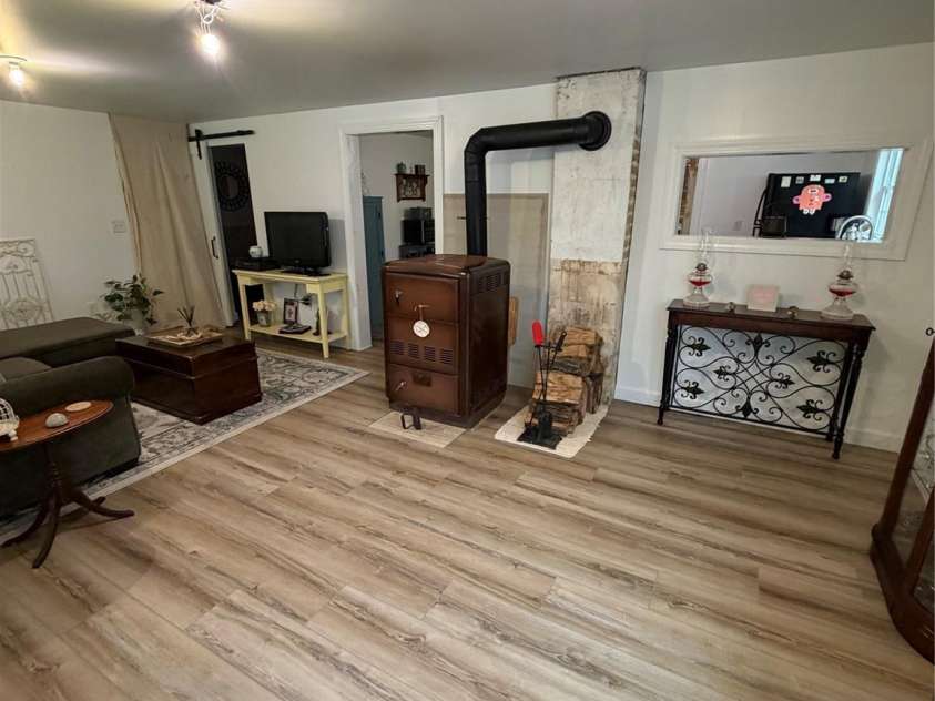 658 Upper Hanging Rock Road, Spruce Pine, NC 28777.  MLS# CAR4362146, YatesRealty ID 23142. Main House