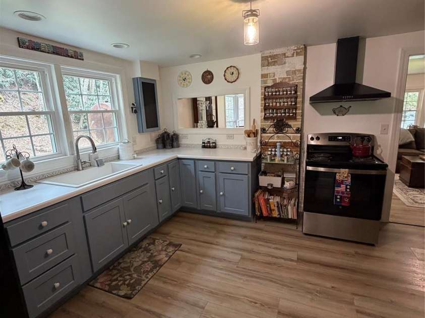 658 Upper Hanging Rock Road, Spruce Pine, NC 28777.  MLS# CAR4362146, YatesRealty ID 23142. Main House
