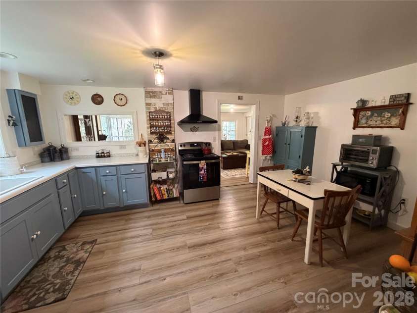 658 Upper Hanging Rock Road, Spruce Pine, NC 28777.  MLS# CAR4362146, YatesRealty ID 23142. Main House