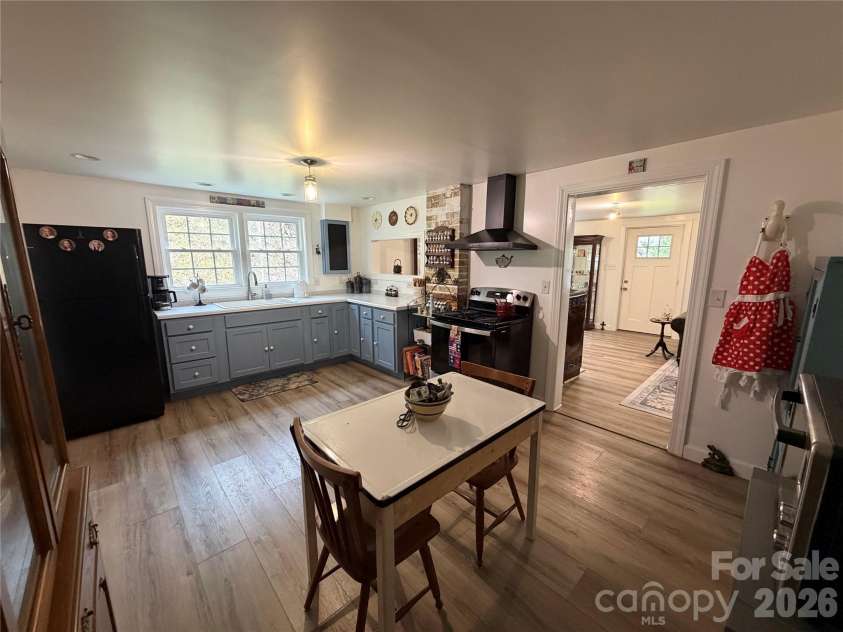 658 Upper Hanging Rock Road, Spruce Pine, NC 28777.  MLS# CAR4362146, YatesRealty ID 23142. Main House