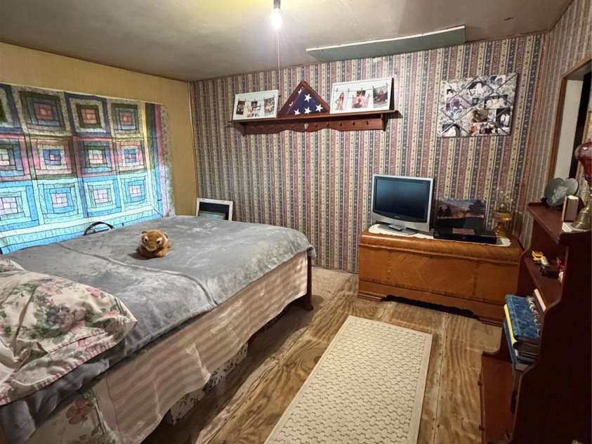 658 Upper Hanging Rock Road, Spruce Pine, NC 28777.  MLS# CAR4362146, YatesRealty ID 23142. Main House