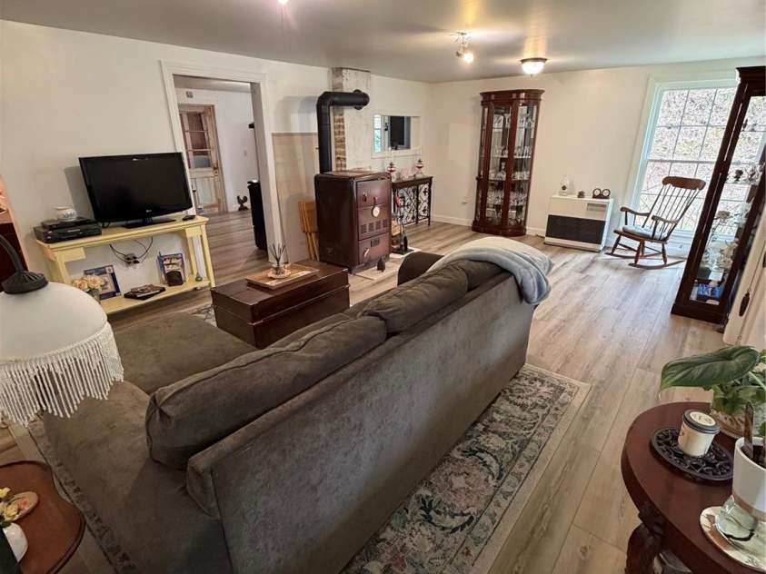 658 Upper Hanging Rock Road, Spruce Pine, NC 28777.  MLS# CAR4362146, YatesRealty ID 23142. Main House