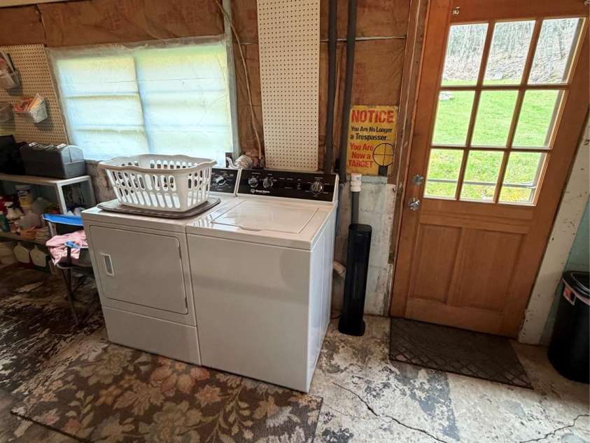 658 Upper Hanging Rock Road, Spruce Pine, NC 28777.  MLS# CAR4362146, YatesRealty ID 23142. Main House