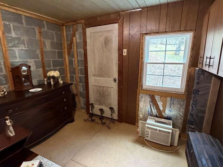 658 Upper Hanging Rock Road, Spruce Pine, NC 28777.  MLS# CAR4362146, YatesRealty ID 23142. Main House