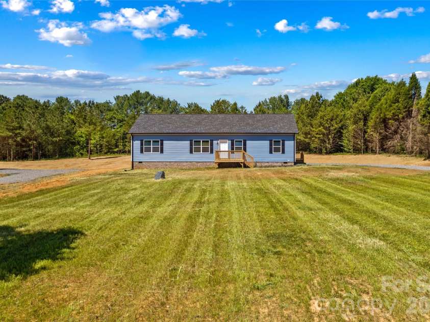 6040 Bridges Street, Catawba, NC 28609.  MLS# CAR4373131, YatesRealty ID 23143. 