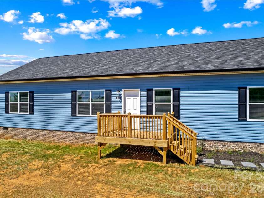 6040 Bridges Street, Catawba, NC 28609.  MLS# CAR4373131, YatesRealty ID 23143. 