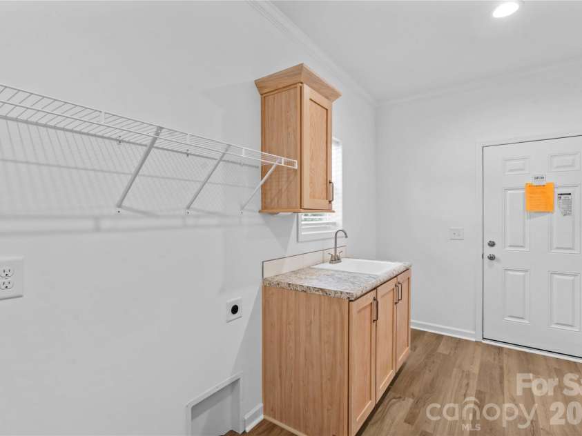 6040 Bridges Street, Catawba, NC 28609.  MLS# CAR4373131, YatesRealty ID 23143. 