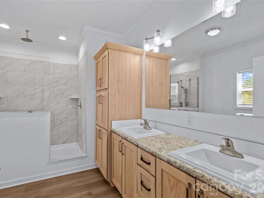 6040 Bridges Street, Catawba, NC 28609.  MLS# CAR4373131, YatesRealty ID 23143. 