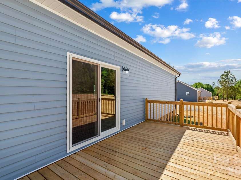 6040 Bridges Street, Catawba, NC 28609.  MLS# CAR4373131, YatesRealty ID 23143. 