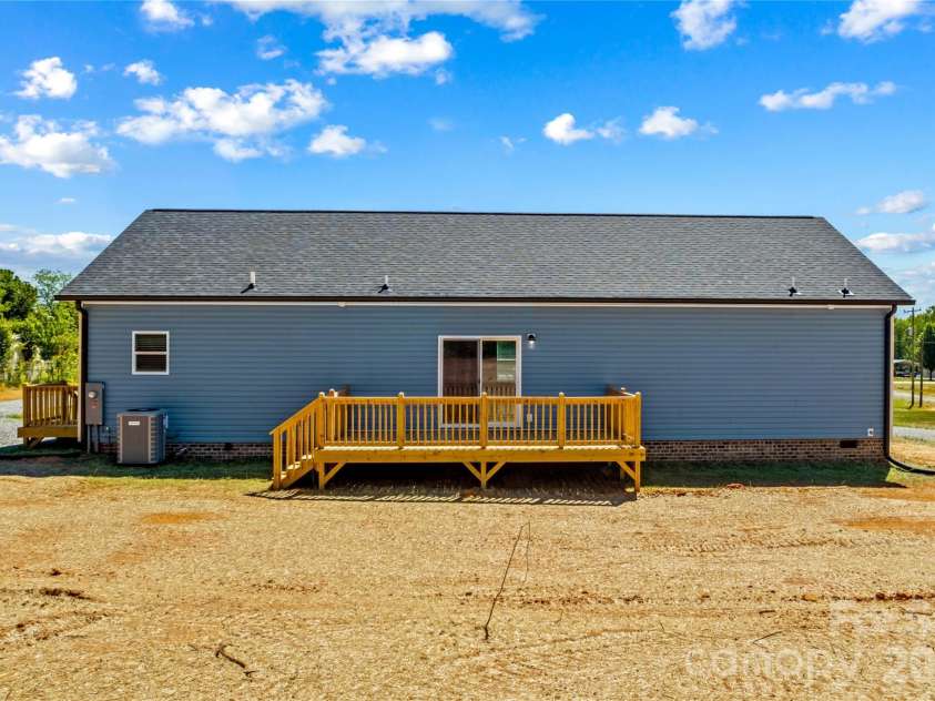 6040 Bridges Street, Catawba, NC 28609.  MLS# CAR4373131, YatesRealty ID 23143. 