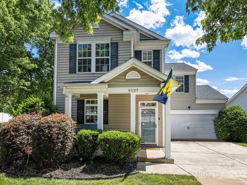 6107 Raisin Tree Lane, Charlotte, NC 28215.  MLS# CAR4260682, YatesRealty ID 23143. 