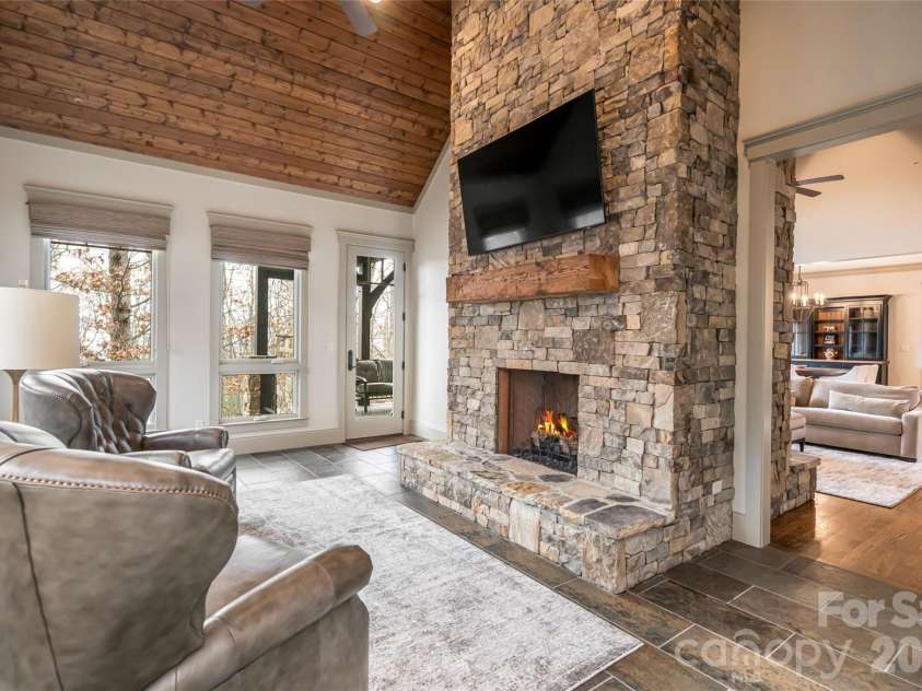 2 Cherokee Orchard Court, Fairview, NC 28730.  MLS# CAR4382110, YatesRealty ID 23144. 