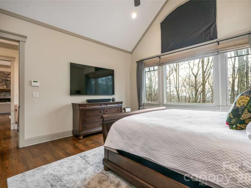2 Cherokee Orchard Court, Fairview, NC 28730.  MLS# CAR4382110, YatesRealty ID 23144. 