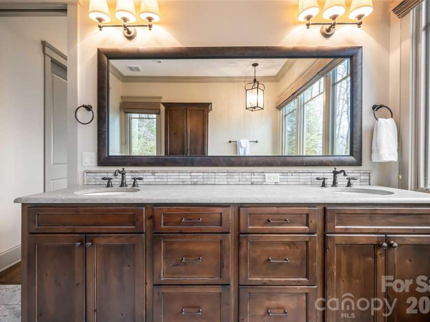 2 Cherokee Orchard Court, Fairview, NC 28730.  MLS# CAR4382110, YatesRealty ID 23144. 