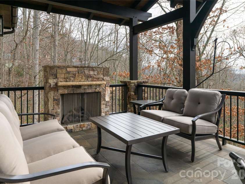 2 Cherokee Orchard Court, Fairview, NC 28730.  MLS# CAR4382110, YatesRealty ID 23144. 