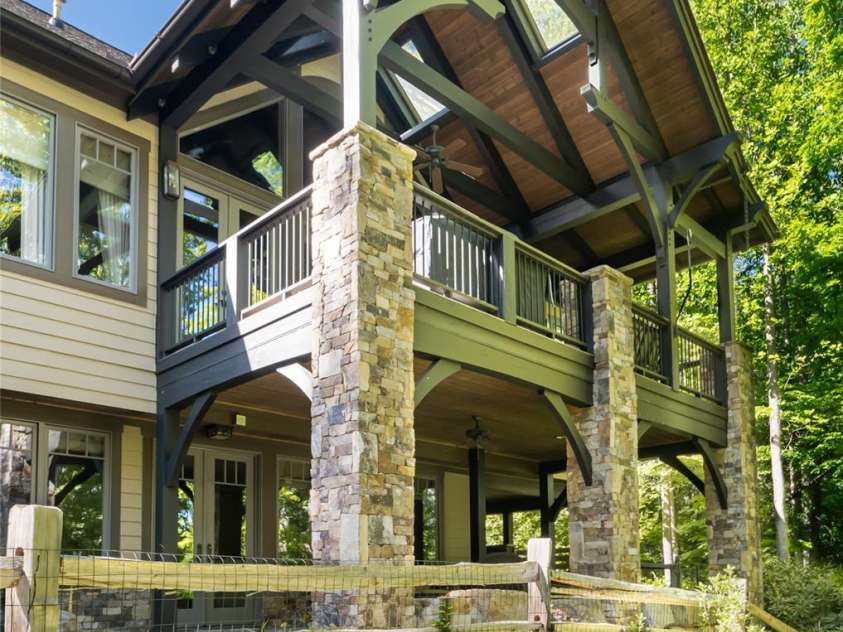 2 Cherokee Orchard Court, Fairview, NC 28730.  MLS# CAR4382110, YatesRealty ID 23144. 