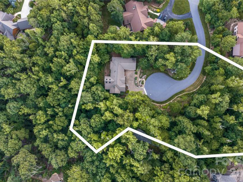 2 Cherokee Orchard Court, Fairview, NC 28730.  MLS# CAR4382110, YatesRealty ID 23144. 