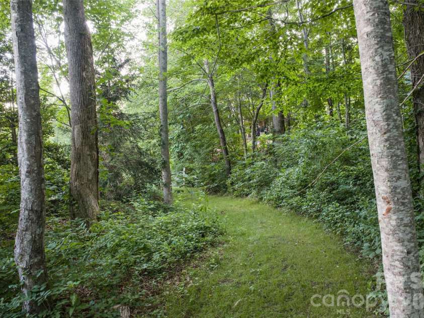 2 Cherokee Orchard Court, Fairview, NC 28730.  MLS# CAR4382110, YatesRealty ID 23144. 