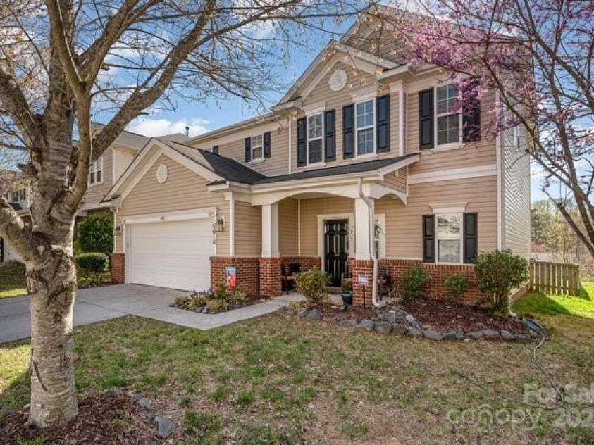 9018 Seamill Road, Charlotte, NC 28278.  MLS# CAR4231244, YatesRealty ID 23144. 