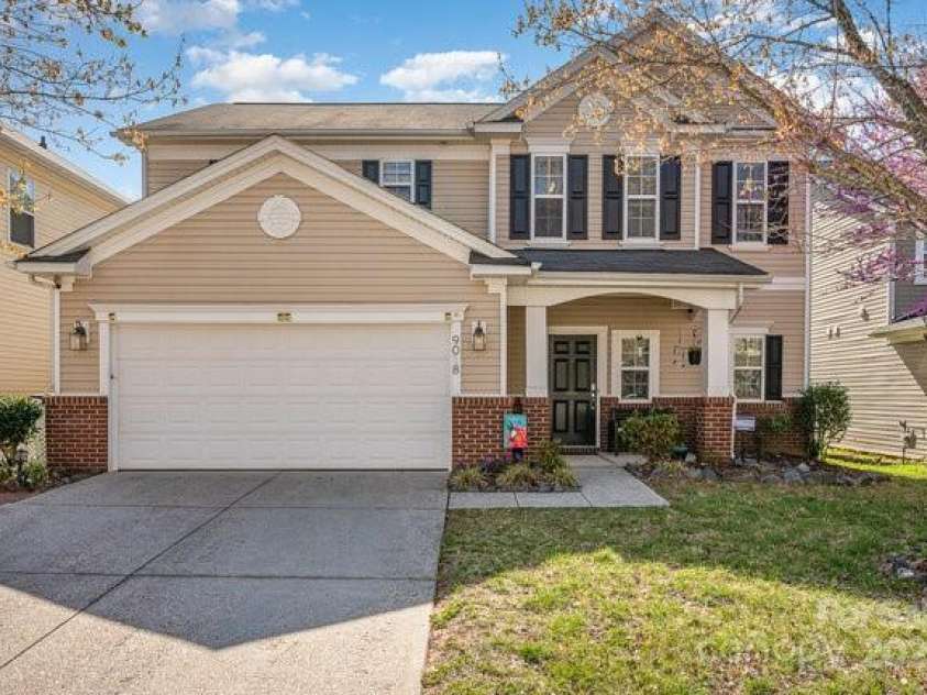 9018 Seamill Road, Charlotte, NC 28278.  MLS# CAR4231244, YatesRealty ID 23144. 