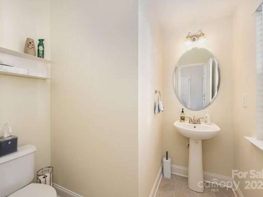 9018 Seamill Road, Charlotte, NC 28278.  MLS# CAR4231244, YatesRealty ID 23144. 