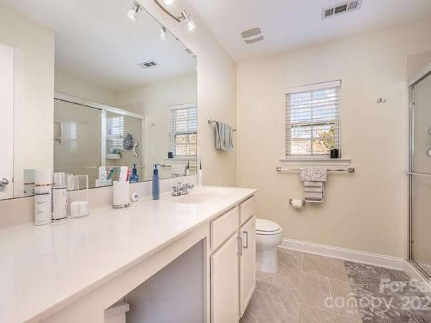 9018 Seamill Road, Charlotte, NC 28278.  MLS# CAR4231244, YatesRealty ID 23144. 