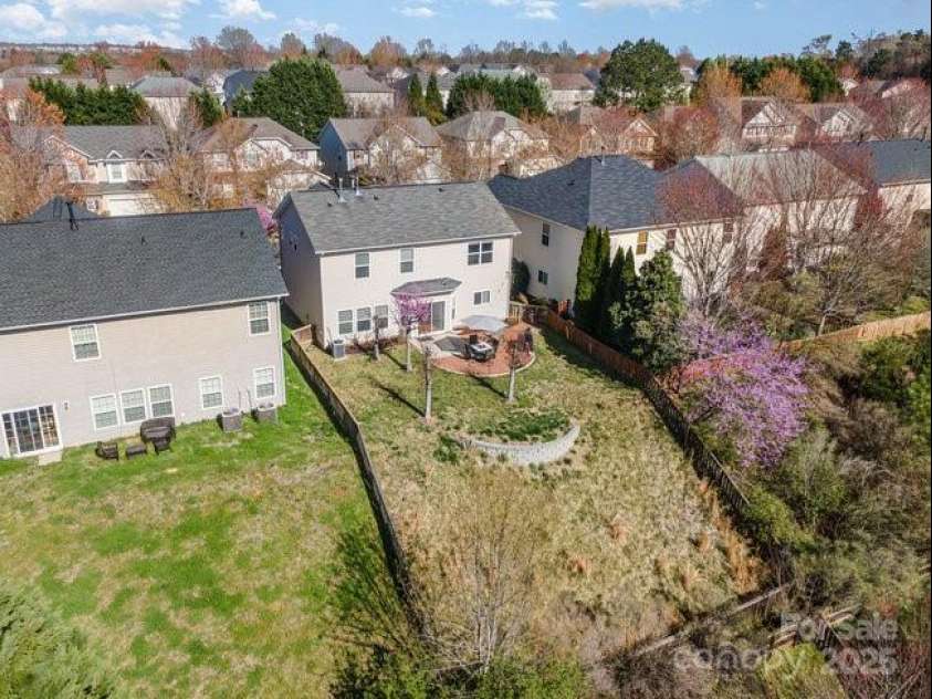 9018 Seamill Road, Charlotte, NC 28278.  MLS# CAR4231244, YatesRealty ID 23144. 