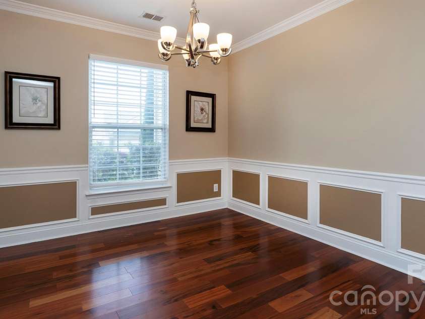 16731 Macanthra Drive, Charlotte, NC 28213.  MLS# CAR4370556, YatesRealty ID 23145. 
