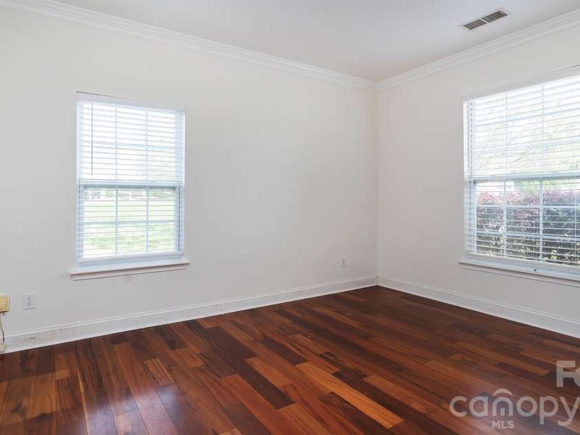 16731 Macanthra Drive, Charlotte, NC 28213.  MLS# CAR4370556, YatesRealty ID 23145. 