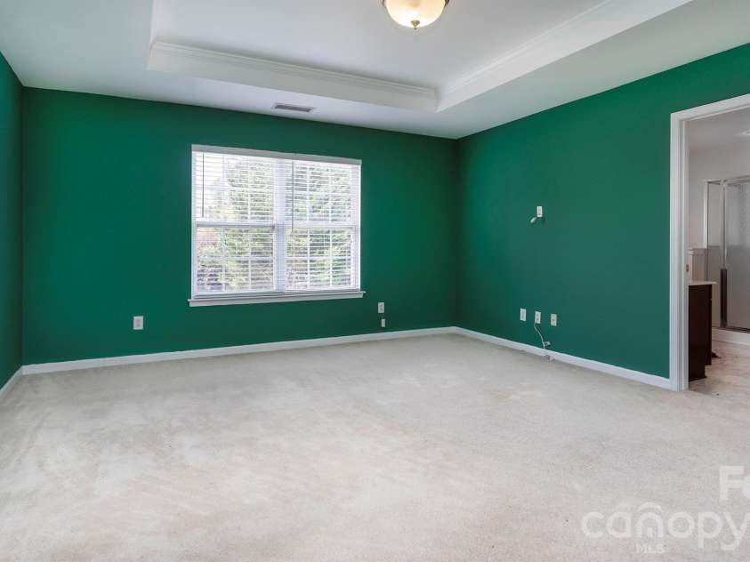 16731 Macanthra Drive, Charlotte, NC 28213.  MLS# CAR4370556, YatesRealty ID 23145. 