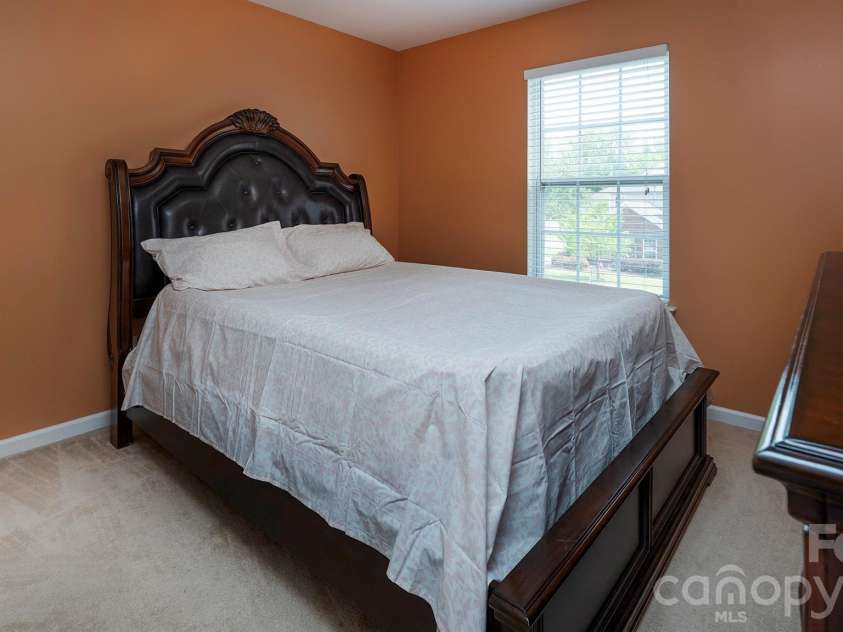16731 Macanthra Drive, Charlotte, NC 28213.  MLS# CAR4370556, YatesRealty ID 23145. 