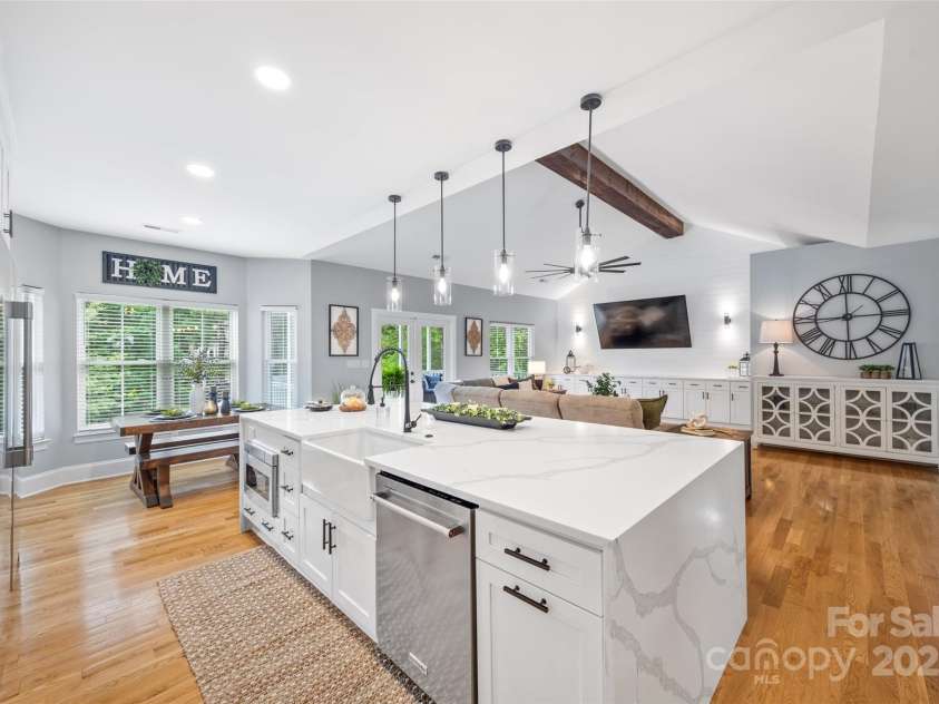 184 Quiet Cove Road, Mooresville, NC 28117.  MLS# CAR4254667, YatesRealty ID 23145. 