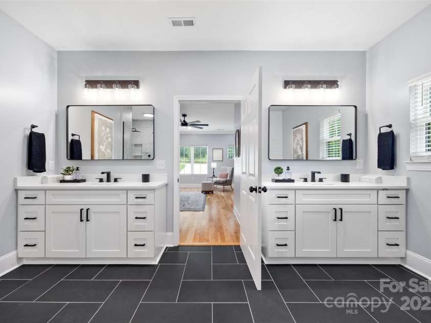 184 Quiet Cove Road, Mooresville, NC 28117.  MLS# CAR4254667, YatesRealty ID 23145. 