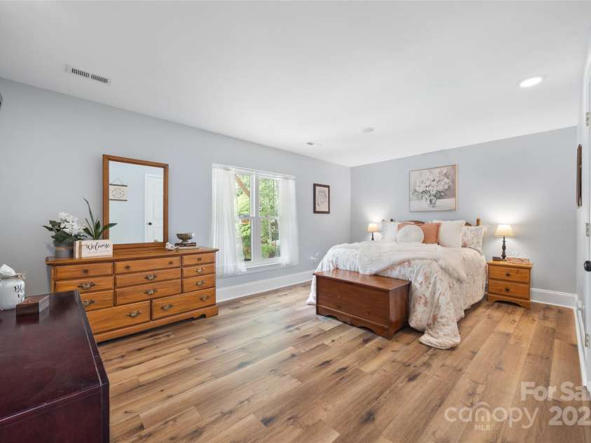184 Quiet Cove Road, Mooresville, NC 28117.  MLS# CAR4254667, YatesRealty ID 23145. 