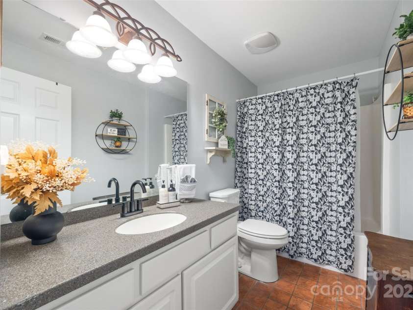 184 Quiet Cove Road, Mooresville, NC 28117.  MLS# CAR4254667, YatesRealty ID 23145. 