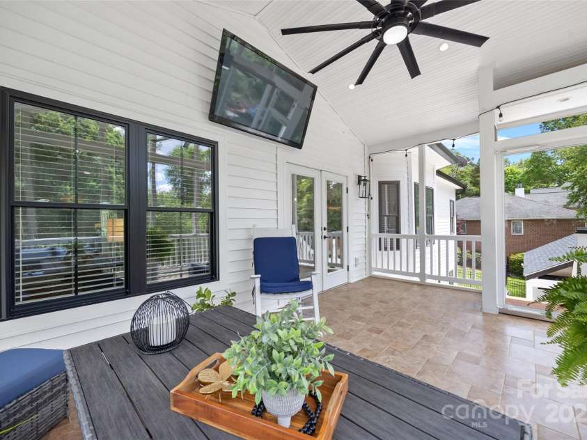 184 Quiet Cove Road, Mooresville, NC 28117.  MLS# CAR4254667, YatesRealty ID 23145. 