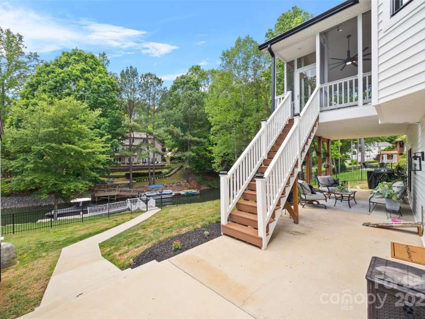 184 Quiet Cove Road, Mooresville, NC 28117.  MLS# CAR4254667, YatesRealty ID 23145. 
