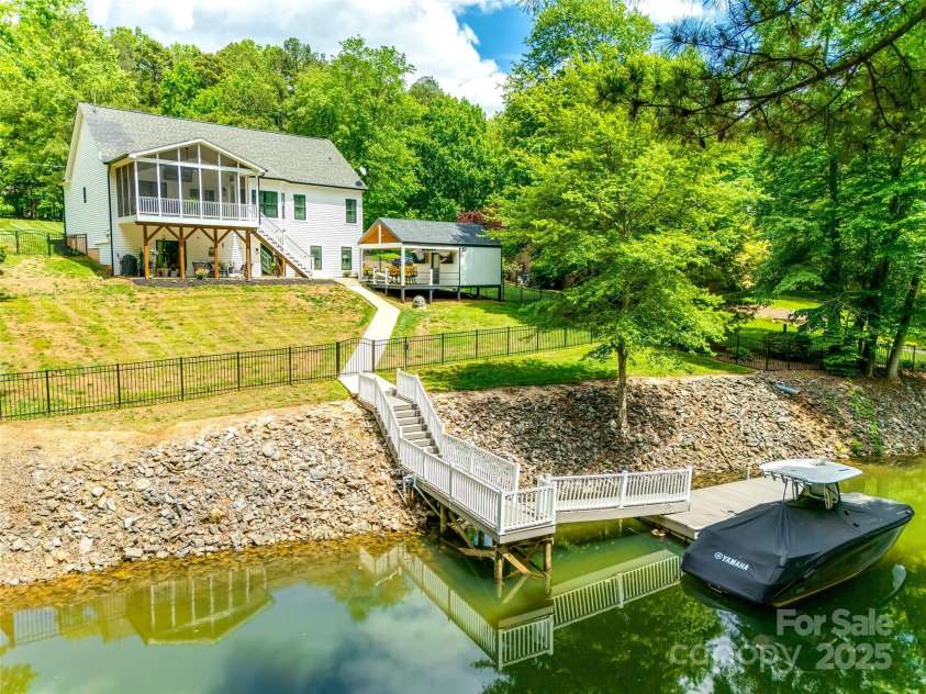 184 Quiet Cove Road, Mooresville, NC 28117.  MLS# CAR4254667, YatesRealty ID 23145. 