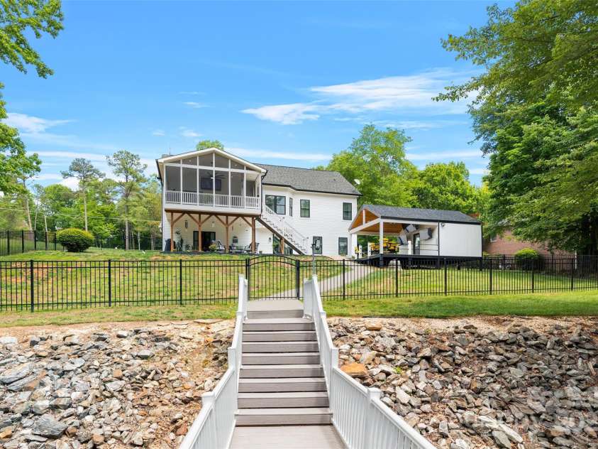 184 Quiet Cove Road, Mooresville, NC 28117.  MLS# CAR4254667, YatesRealty ID 23145. 