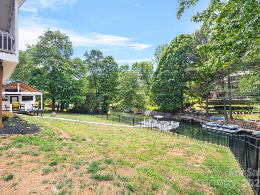 184 Quiet Cove Road, Mooresville, NC 28117.  MLS# CAR4254667, YatesRealty ID 23145. 