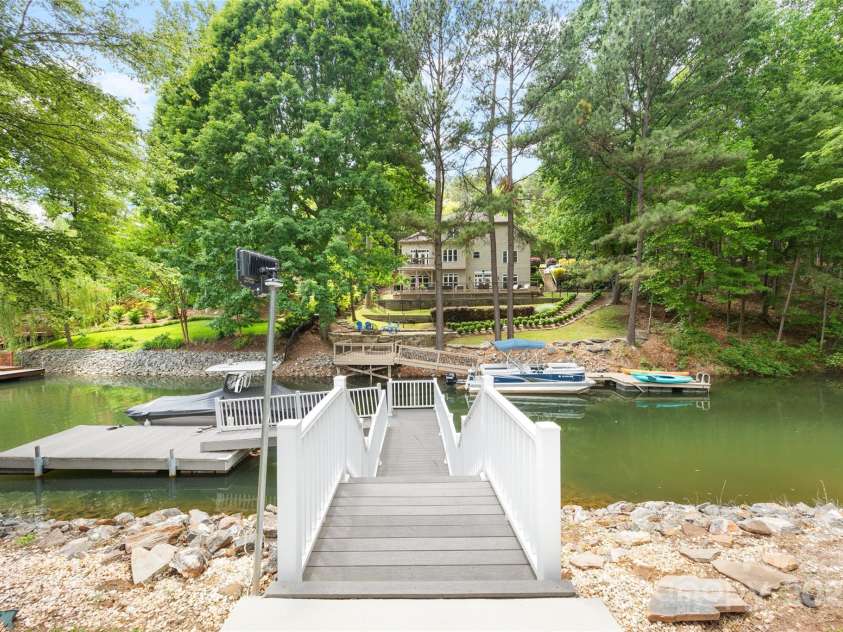184 Quiet Cove Road, Mooresville, NC 28117.  MLS# CAR4254667, YatesRealty ID 23145. 